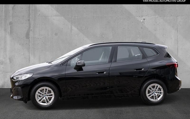 Neu BMW 216 122 PS (89 kW) 2026 Schwarz Kombi