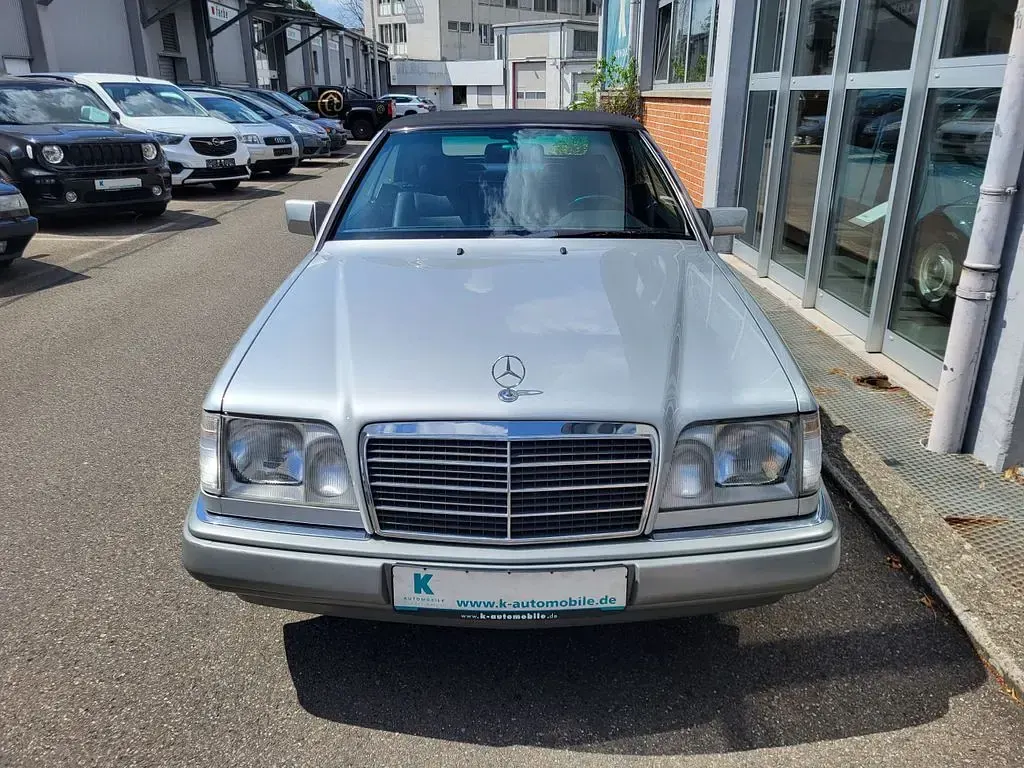 Gebraucht Mercedes E320 220 PS (161 kW) 1993 Silber Cabrio