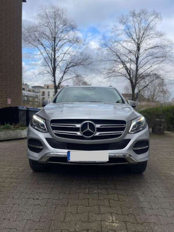 Grau Gebraucht 2016 Mercedes GLE400 SUV | 18.900 € - Bild 1/4