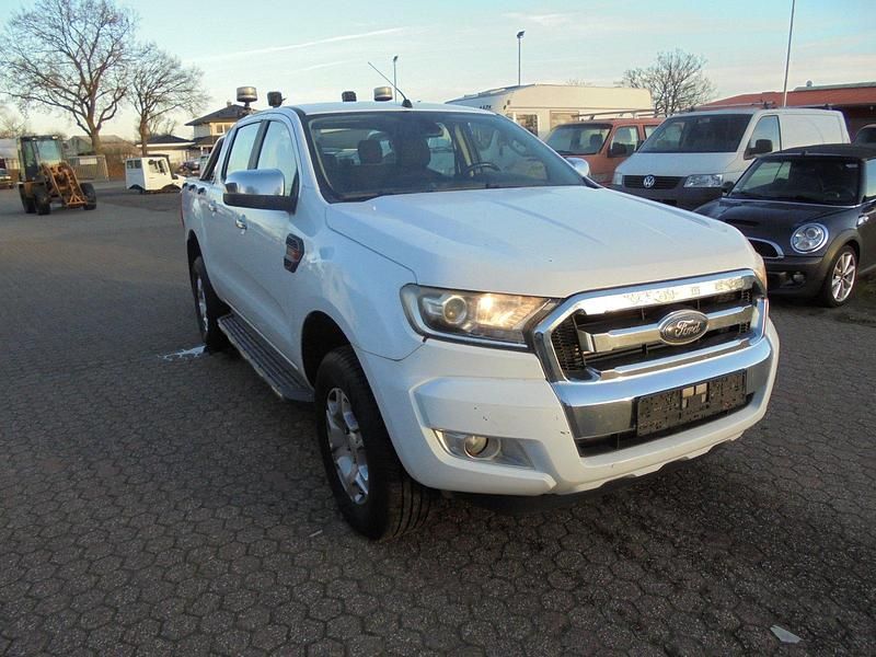 Gebraucht Ford Ranger 160 PS (117 kW) 2016 Weiß Pickup