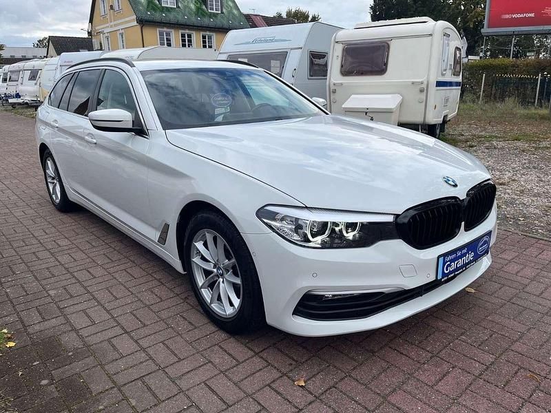 Weiß Gebraucht 2018 BMW 520 Kombi | 18.680 € (Guter Preis) - Bild 1/4