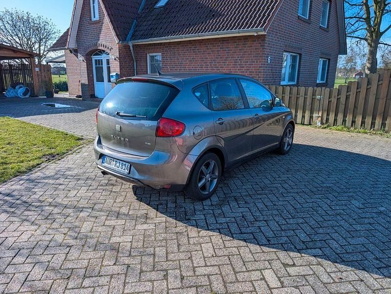 Gebraucht Seat Altea 105 PS (77 kW) 2014 Grau Van / Kleinbus