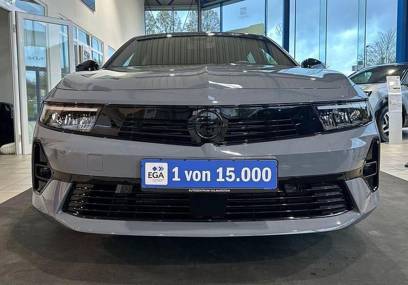 Neu Opel Astra 131 PS (96 kW) 2025 Grafik grau / dach schwarz Kombi