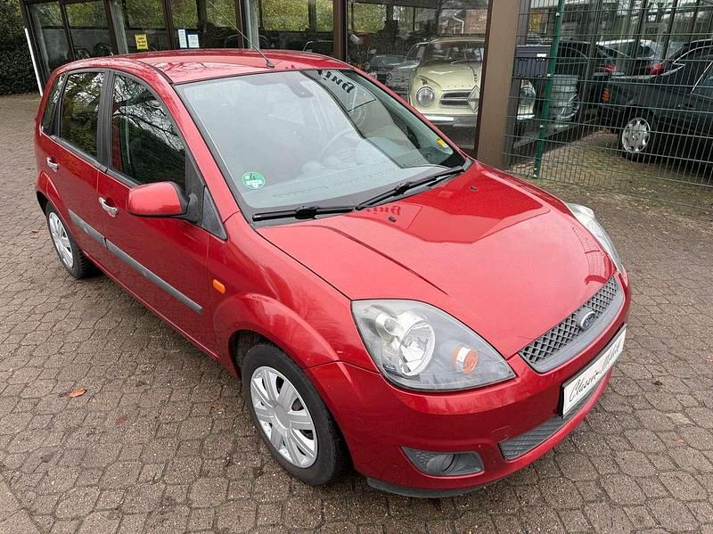 Rot Gebraucht 2006 Ford Fiesta Trend Kleinwagen | 1.650 € (Etwas zu teuer) - Bild 1/4