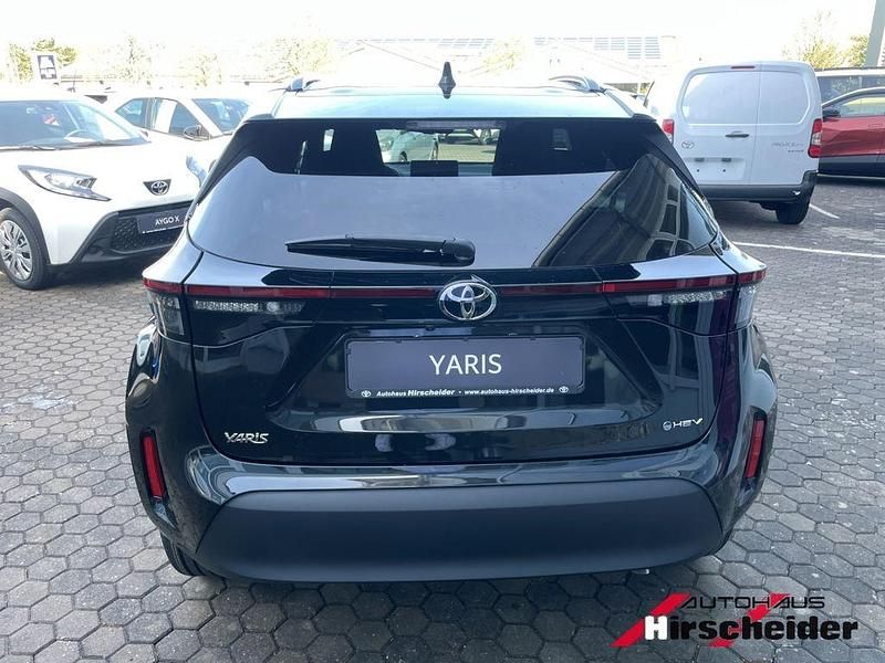 Neu Toyota Yaris Cross 131 PS (96 kW) 2025 Schwarz SUV