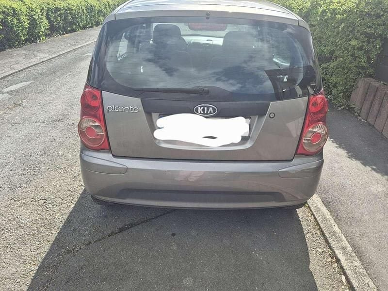 Second-hand Kia Picanto LX 65 CP (47 kW) 2006 Bej Hatchback