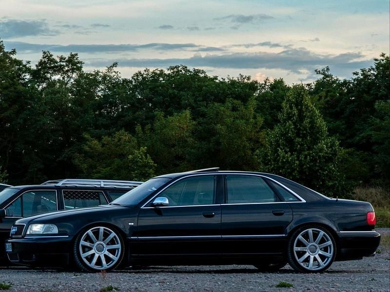 Schwarz Gebraucht 2000 Audi S8 Comfort Limousine | 17.500 € (Fairer Preis) - Bild 1/4