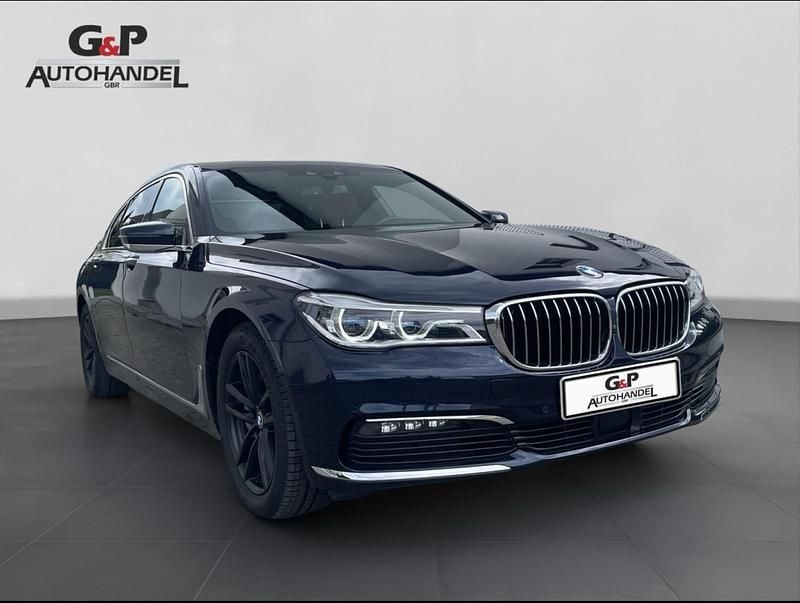 Gebraucht BMW 740 Sport Line 273 PS (200 kW) 2018 Blau Limousine