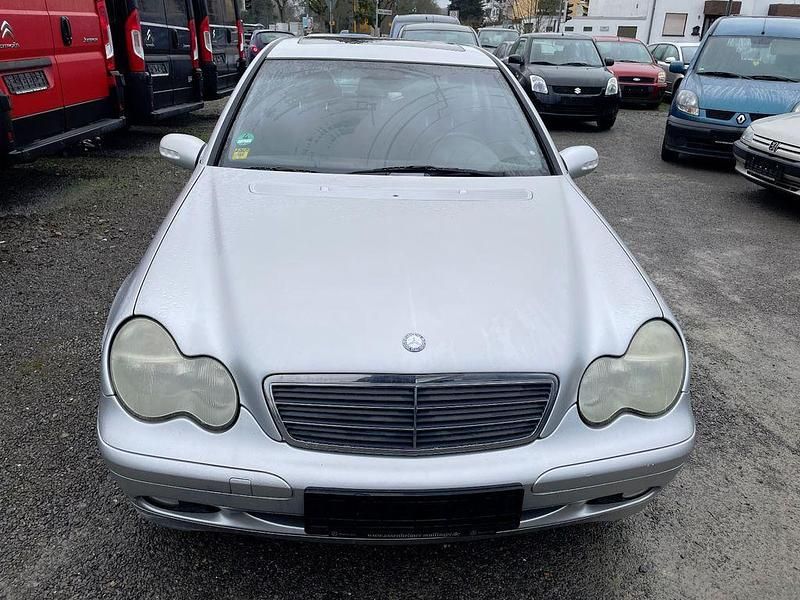 Gebraucht Mercedes C220 Classic 143 PS (105 kW) 2001 Silber Limousine