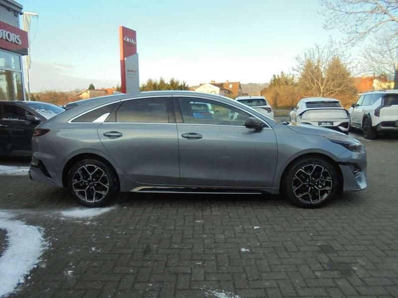 Neu Kia ProCeed GT-Line 140 PS (102 kW) 2025 Lunar silver metallic Kleinwagen