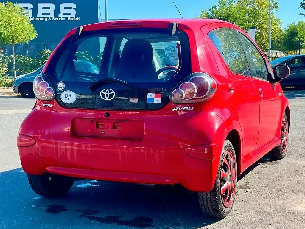 Gebraucht Toyota Aygo Cool 68 PS (50 kW) 2010 Rot Kleinwagen