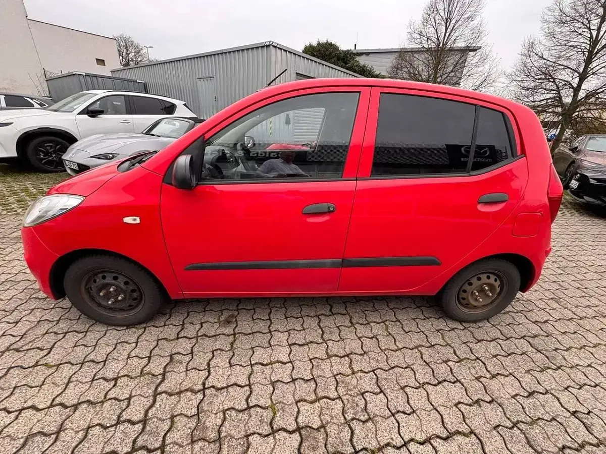 Gebraucht Hyundai i10 Edition 69 PS (50 kW) 2013 Electric red Kleinwagen