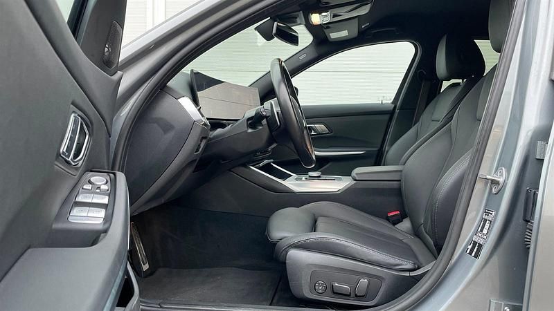 Gebraucht BMW 320 Comfort Edition 190 PS (139 kW) 2024 Skyscraper grau metallic Kombi