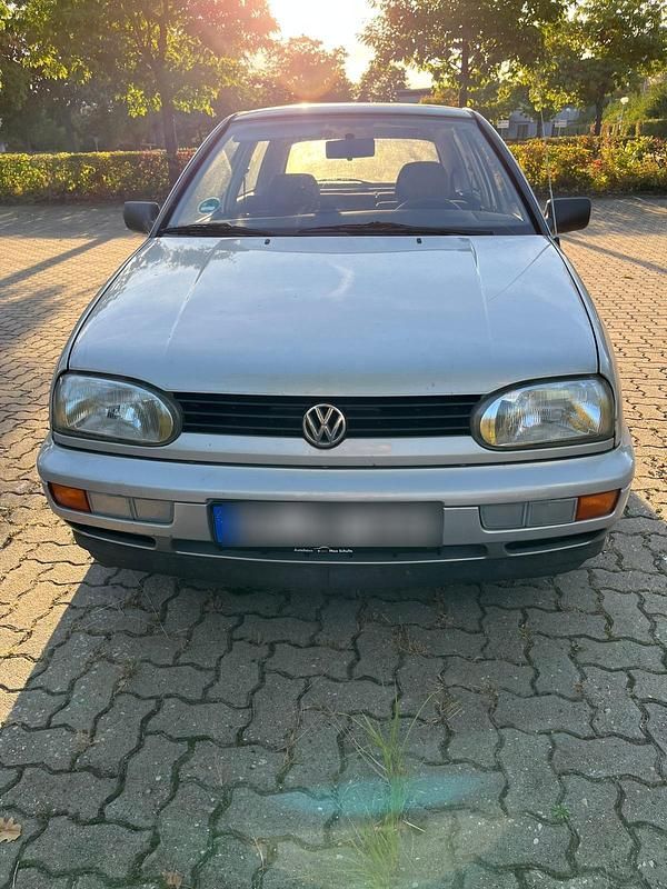 Silber Gebraucht 1996 VW Golf III Kleinwagen | 1.600 € (Guter Preis) - Bild 1/4