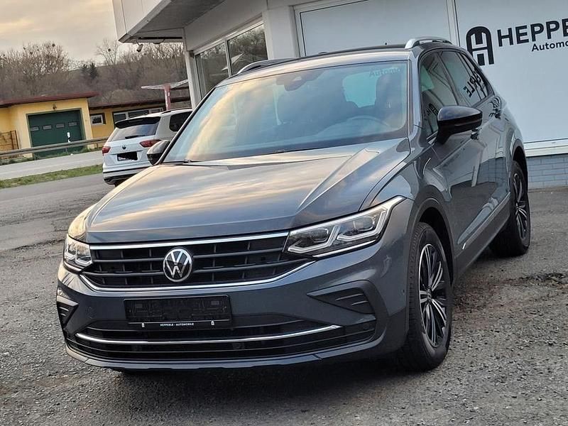 Gebraucht VW Tiguan Active 150 PS (110 kW) 2021 Grau SUV