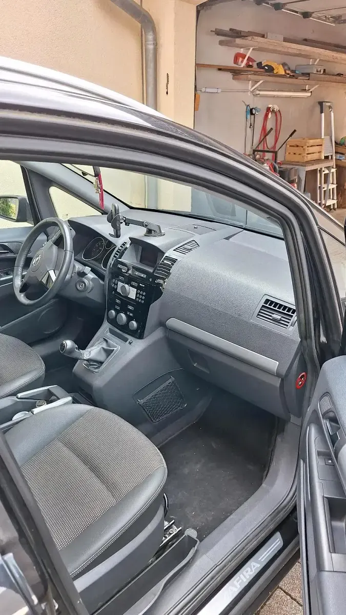 Gebraucht Opel Zafira Innovation 150 PS (110 kW) 2009 Schwarz Van / Kleinbus