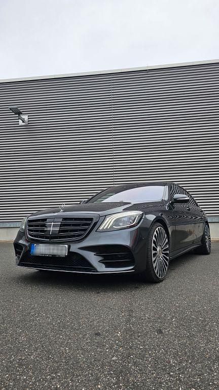 Grau Gebraucht 2018 Mercedes S400 Limousine | 50.000 € (Etwas zu teuer) - Bild 1/4