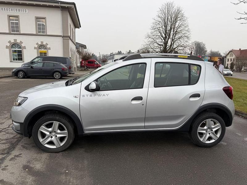 Gebraucht Dacia Sandero Prestige 90 PS (66 kW) 2015 Silber Limousine