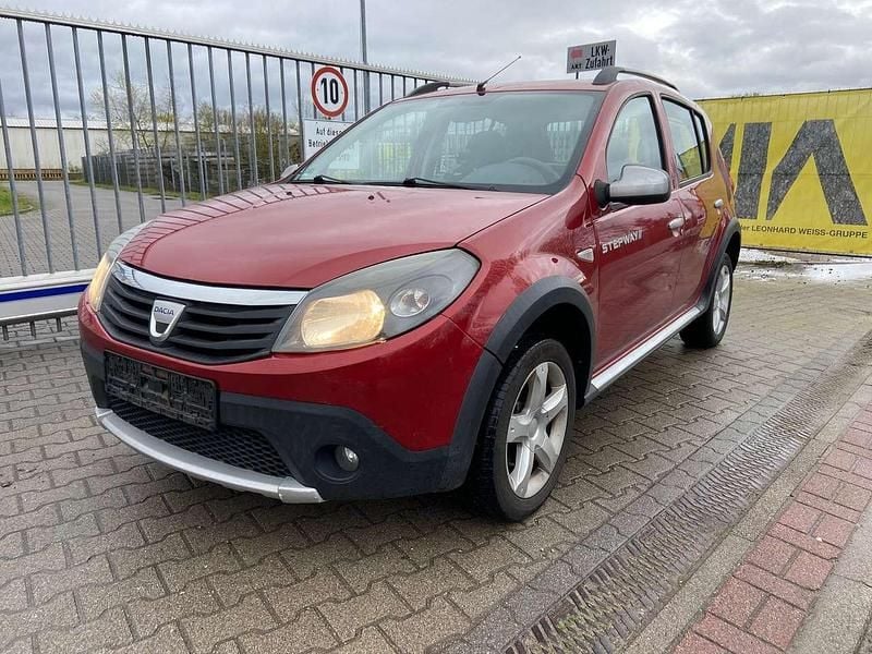 Gebraucht Dacia Sandero Stepway 84 PS (61 kW) 2011 Feuerrot Kleinwagen