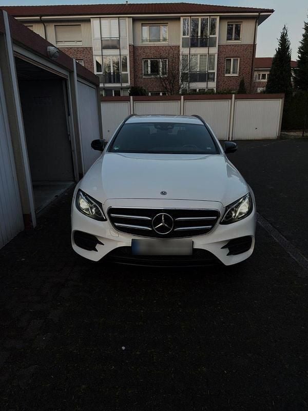 Gebraucht Mercedes E300 AMG 306 PS (225 kW) 2020 Weiß Kombi