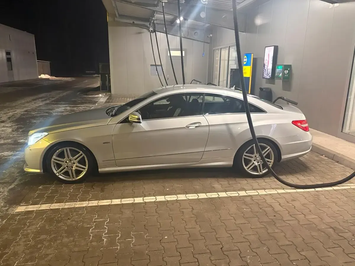 Usata Mercedes E250 AMG 204 CV (150 kW) 2013 Argento Coupé