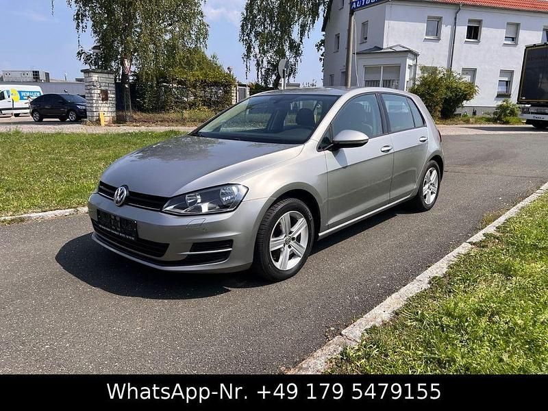 Grau Gebraucht 2014 VW Golf VII Comfortline Limousine | 7.490 € (Fairer Preis) - Bild 1/4