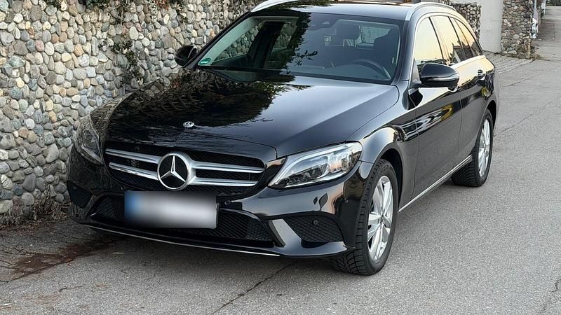 Gebraucht Mercedes C220 194 PS (142 kW) 2020 Schwarz Kombi