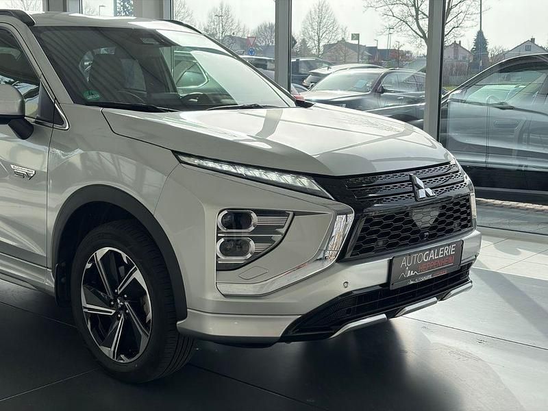 Gebraucht Mitsubishi Eclipse Cross Plus 188 PS (138 kW) 2022 Silber SUV