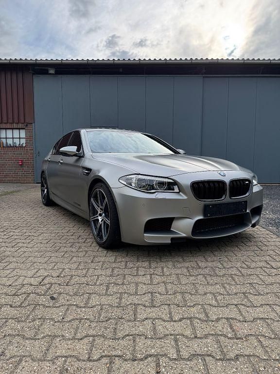 Grau Gebraucht 2014 BMW M5 Competition Edition Limousine | 45.900 € (Guter Preis) - Bild 1/4