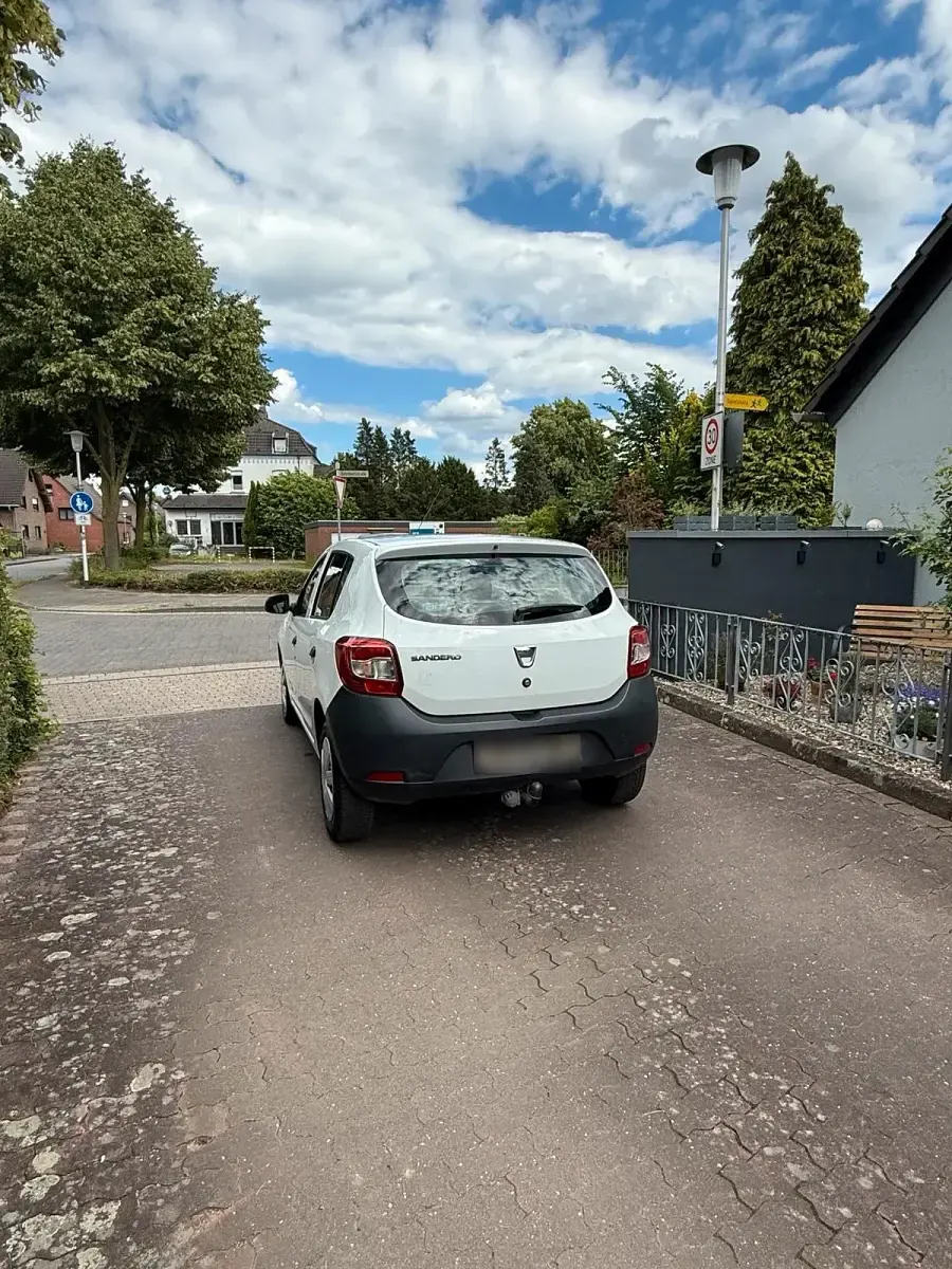 Gebraucht Dacia Sandero 75 PS (55 kW) 2013 Weiß Kleinwagen