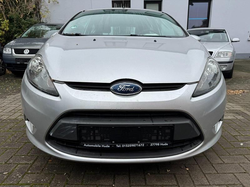 Gebraucht Ford Fiesta Trend 60 PS (44 kW) 2009 Silber Kleinwagen