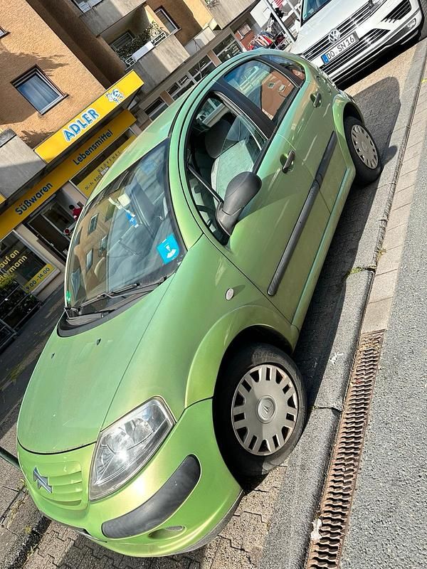 Grün Gebraucht 2002 Citroën C3 Kleinwagen | 1.100 € (Fairer Preis) - Bild 1/4