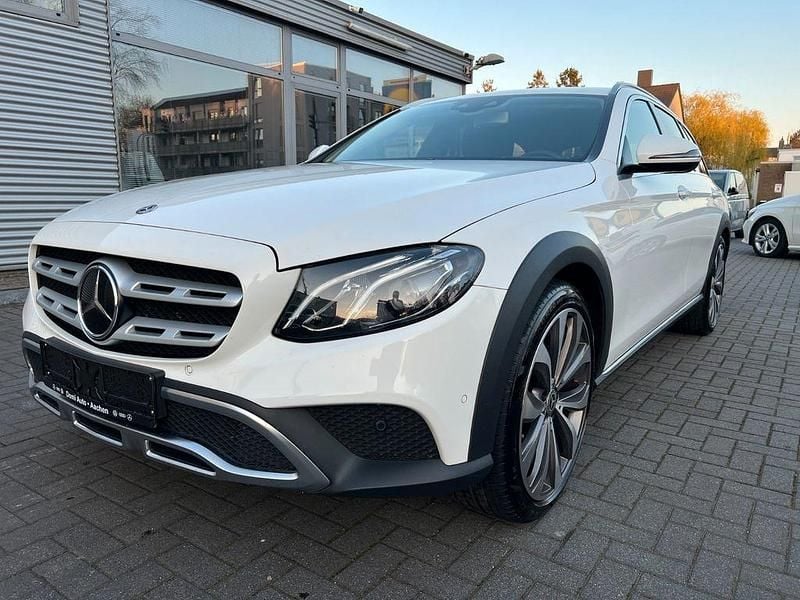 Gebraucht Mercedes E220 All-Terrain 194 PS (142 kW) 2020 Polarweiss Kombi