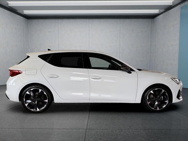 Gebraucht Cupra Leon 150 PS (110 kW) 2024 Weiß Kleinwagen