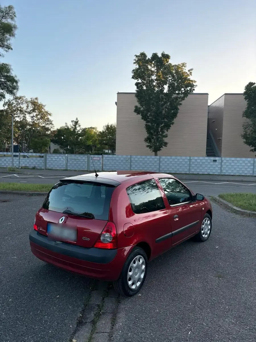 Gebraucht Renault Clio 60 PS (44 kW) 2004 Rot Kleinwagen