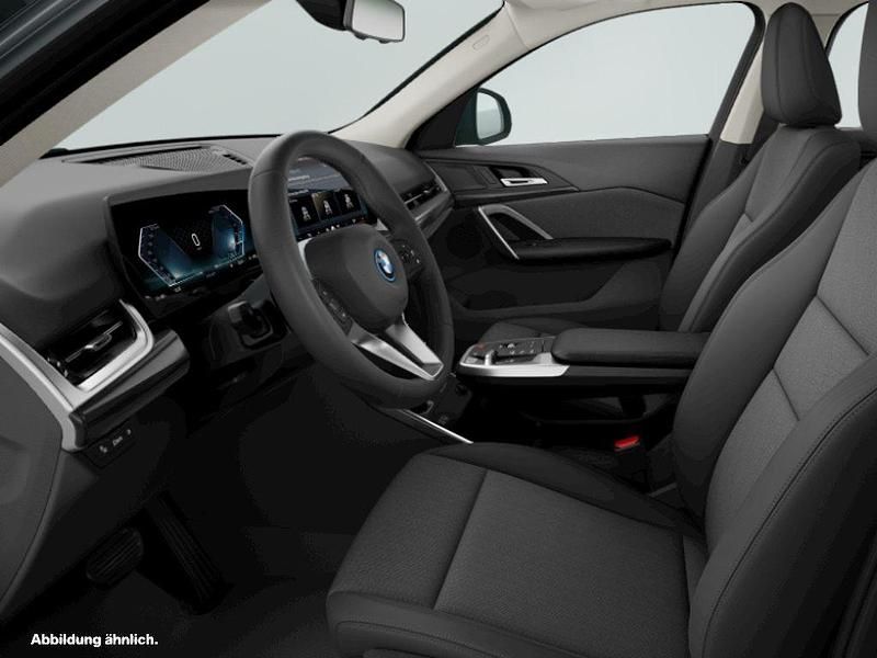 Neu BMW iX2 150 kW (204 PS) 2026 Grau SUV