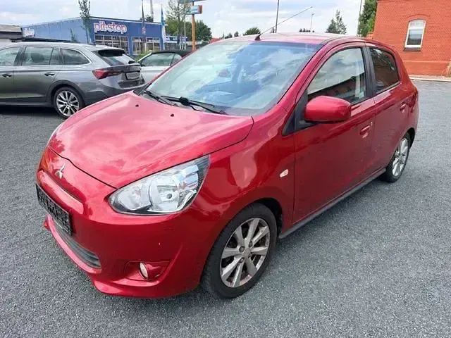 Gebraucht Mitsubishi Space Star 80 PS (58 kW) 2013 Rot Van / Kleinbus