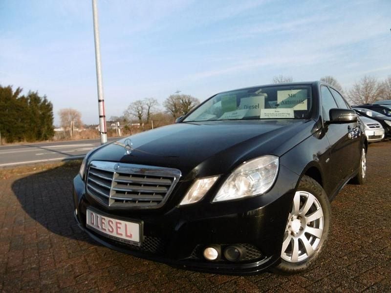 Gebraucht Mercedes E220 170 PS (125 kW) 2011 Schwarz Limousine