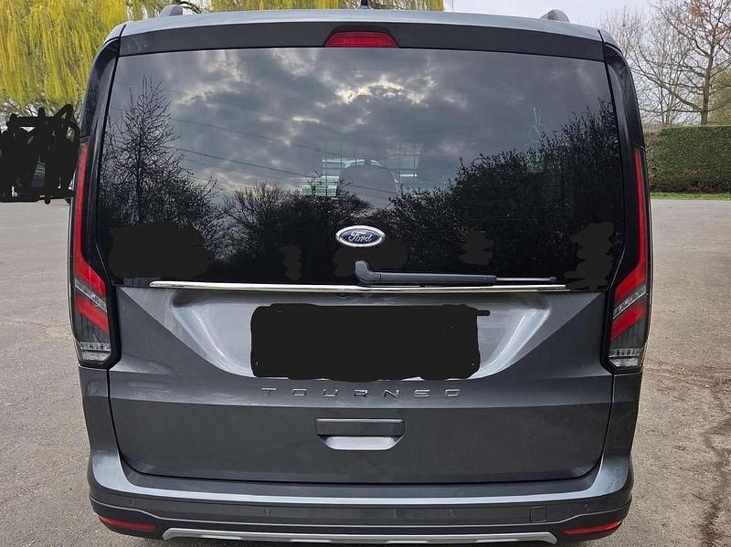 Gebraucht Ford Tourneo Active 114 PS (83 kW) 2023 Grau Kombi