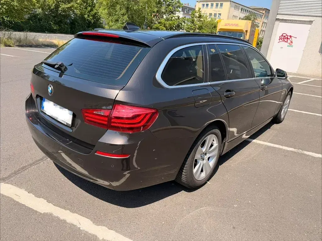 Gebraucht BMW 518 150 PS (110 kW) 2015 Braun Kombi