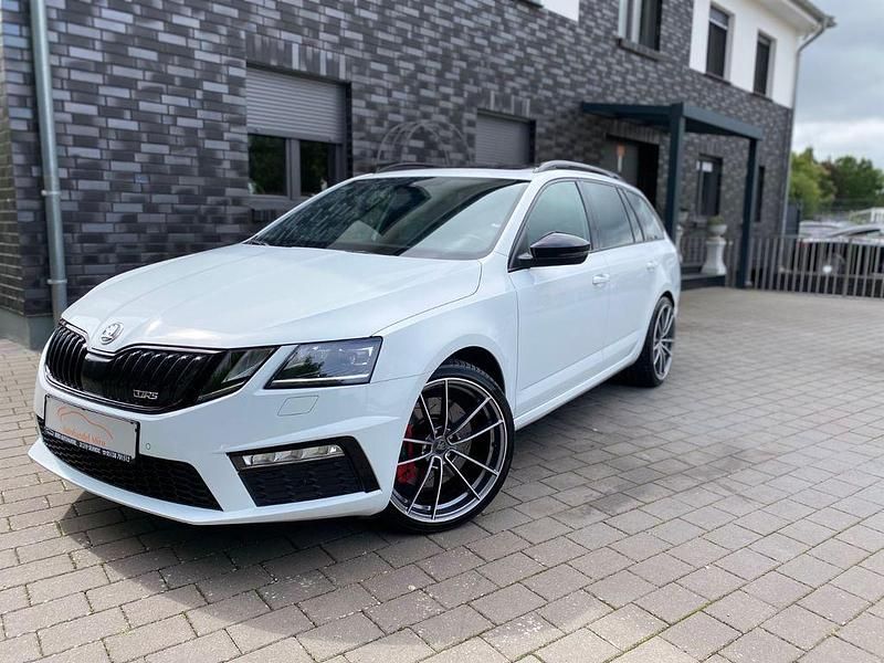 Weiß Gebraucht 2017 Skoda Octavia RS Kombi | 19.499 € (Fairer Preis) - Bild 1/4