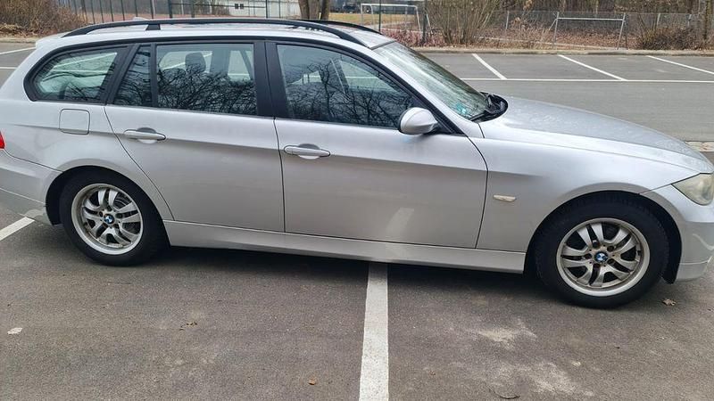 Gebraucht BMW 320 163 PS (119 kW) 2007 Silber Kombi