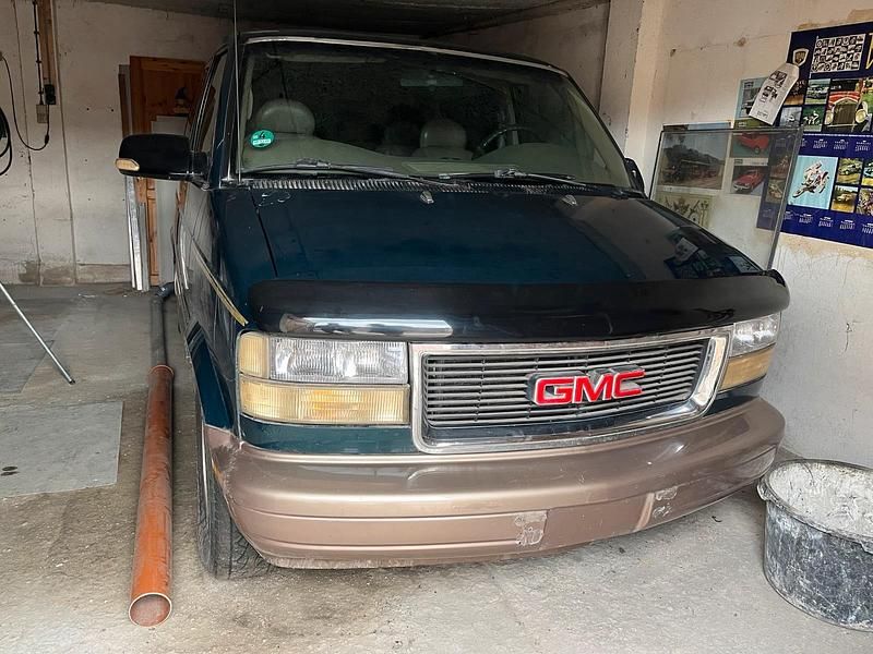 Grün Gebraucht 1997 GMC Safari Van / Kleinbus | 5.500 € - Bild 1/4