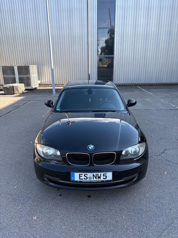 Schwarz Gebraucht 2011 BMW 114 Kleinwagen | 6.900 € - Bild 1/4
