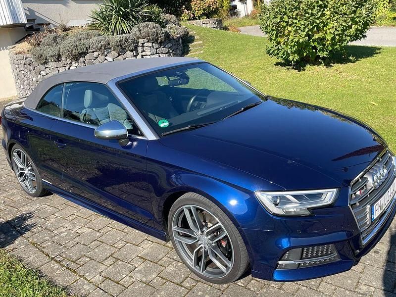 Blau Gebraucht 2017 Audi S3 Cabriolet Sport Cabrio | 36.290 € (Teuer) - Bild 1/4