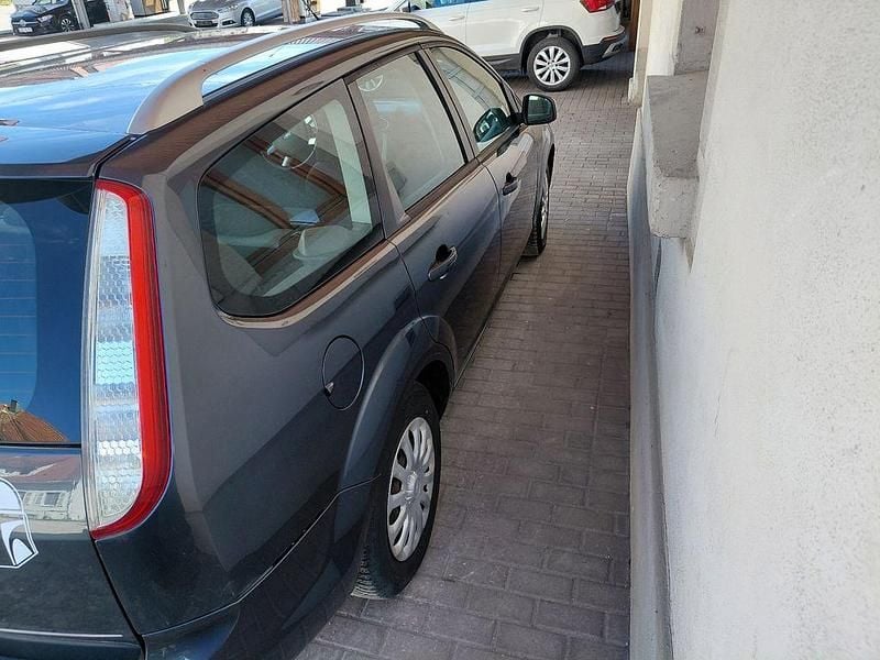 Second-hand Ford Focus 101 CP (74 kW) 2009 Gri Berlinǎ