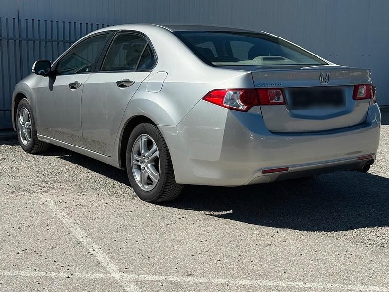 Gebraucht Honda Accord 156 PS (114 kW) 2009 Silber Limousine