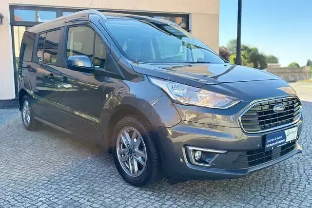 Gebraucht Ford Grand Tourneo Connect Titanium 120 PS (88 kW) 2018 Grau Van / Kleinbus