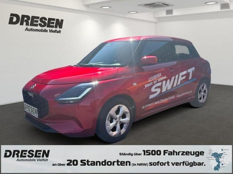 Burning red pearl metallic Gebraucht 2024 Suzuki Swift Comfort Kleinwagen | 19.950 € (Etwas zu teuer) - Bild 1/4