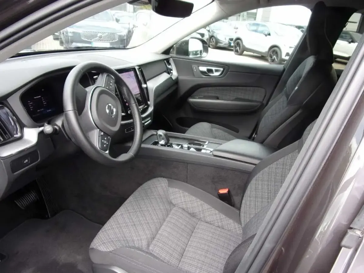Gebraucht Volvo XC60 145 PS (106 kW) 2023 SUV